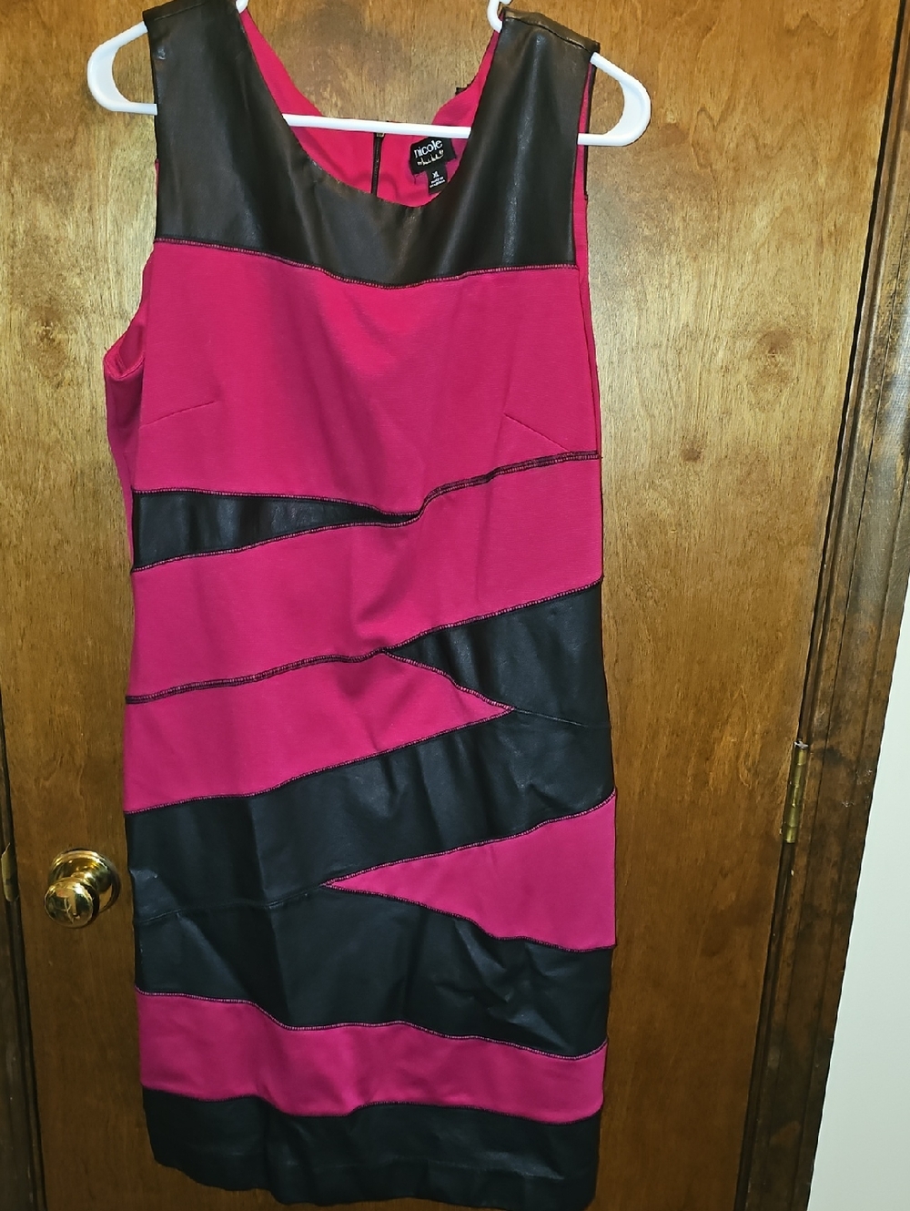 Nicole Miller Fuchsia and Black Colorblock Sleeveless Sheath Dress